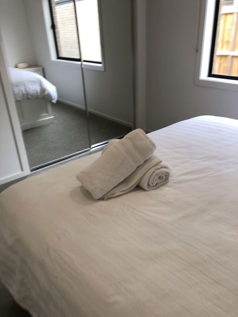 Apple House Upper Point Cook - Foster Accommodation 6