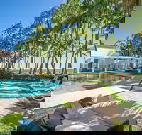 Belle Escapes - Absolute Beachfront Alamanda Resort 14