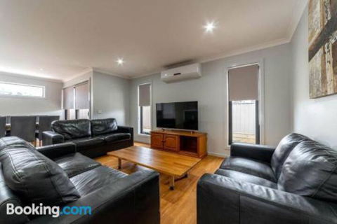 Averys Retreat - Foster Accommodation 1
