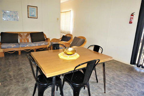 Exmouth Villas Unit 29 Affordable 3 Bedroom Villa With A Great Location - Foster Accommodation 5
