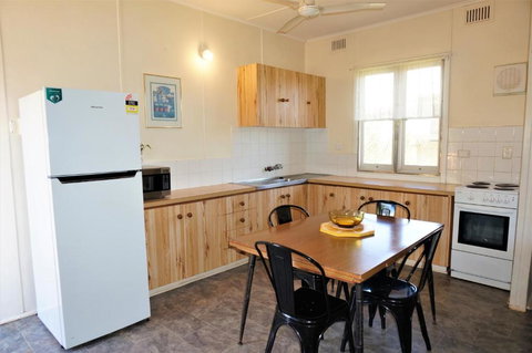 Exmouth Villas Unit 29 Affordable 3 Bedroom Villa With A Great Location - Foster Accommodation 6