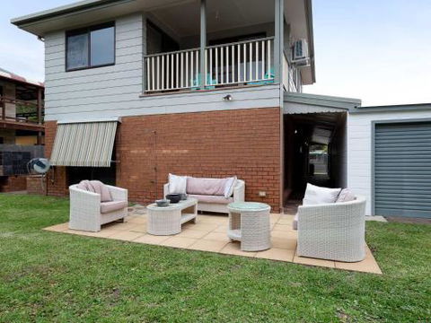 Willows At The Bay 111 Horace St. Large House With Aircon WIFI & Boat Parking. - Foster Accommodation 6