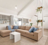 Little Kingsley Beach House 59A Kingsley Drive - Foster Accommodation