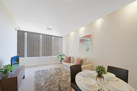 A Comfy & Central 2BR Apt Near Flinders Station - Foster Accommodation 5
