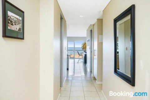 Bayline Beachfront Apartment No 4 - Foster Accommodation 0