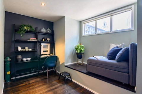 LUCY Stylish City Vibe & Views - Foster Accommodation 2