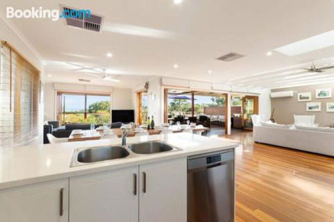 Acqua Vista Water View Fireplace Walk To Beach - Foster Accommodation 2