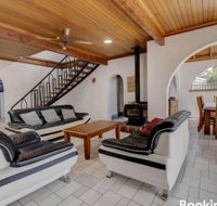 31 Rest Point Absolute Waterfront with Jetty - Foster Accommodation