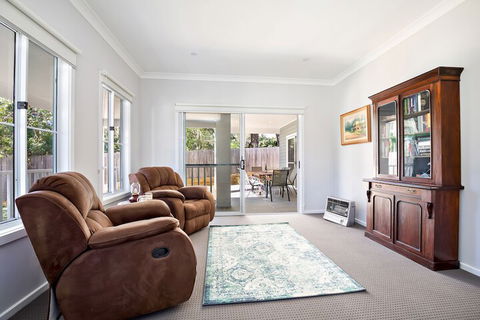 Winsome - Foster Accommodation 1