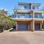 One Street From Main Beach - Foster Accommodation 0