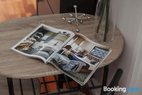 Heart Of Sandringham Apartment By Ready Set Host - Foster Accommodation 5