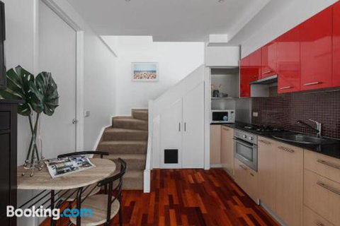 Heart Of Sandringham Apartment By Ready Set Host - Foster Accommodation 3