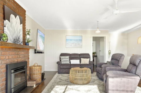 Seaside Serenity 1 - Foster Accommodation 6