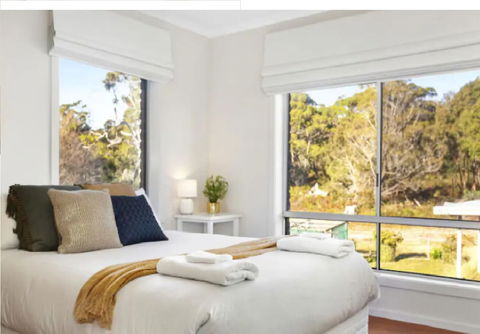 Seaside Serenity 1 - Foster Accommodation 2