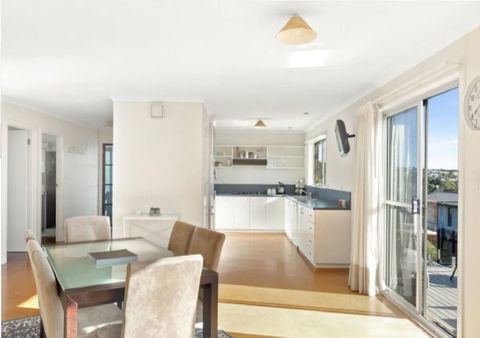 Seaside Serenity 1 - Foster Accommodation 3