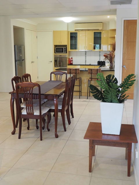 Master Suite With Private Entrance - Foster Accommodation 2