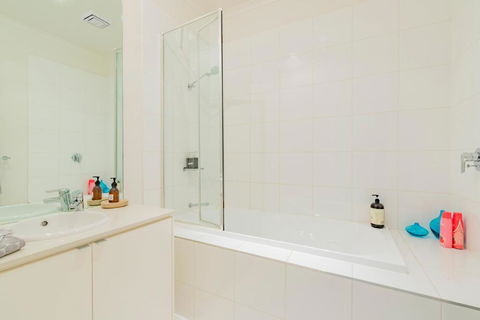 Stylish 3 Bedroom Condo - Foster Accommodation 6