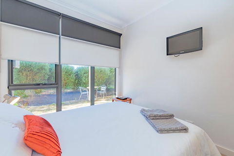 Stylish 3 Bedroom Condo - Foster Accommodation 3