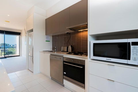 Stylish 3 Bedroom Condo - Foster Accommodation 4