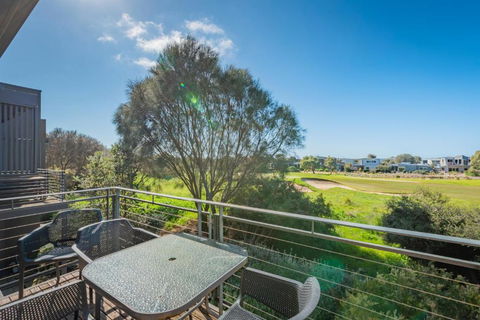 Stylish 3 Bedroom Condo - Foster Accommodation 5