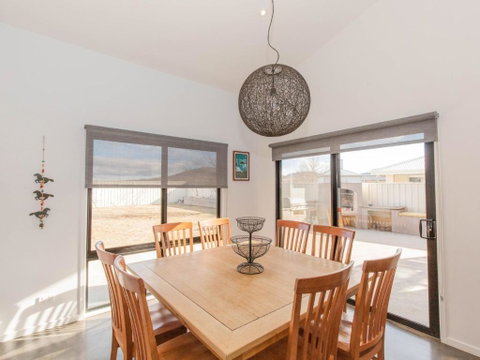 26 Twynam Street - Foster Accommodation 5