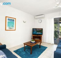 Baden 51 Rainbow Shores Air conditioned Walk to Beach Swimming Pools - Foster Accommodation