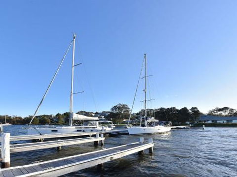 Wangi Waterfront Delight 4br Waterfront Reserve Home - Foster Accommodation 6