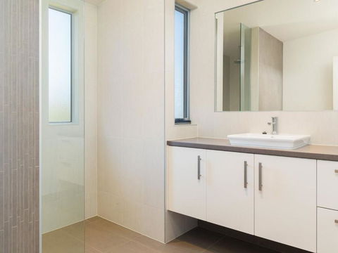 Waikiki Dream - Foster Accommodation 6