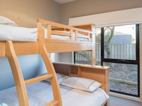 Amazing Views - Foster Accommodation 1