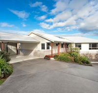 Coastal Retreat - Foster Accommodation