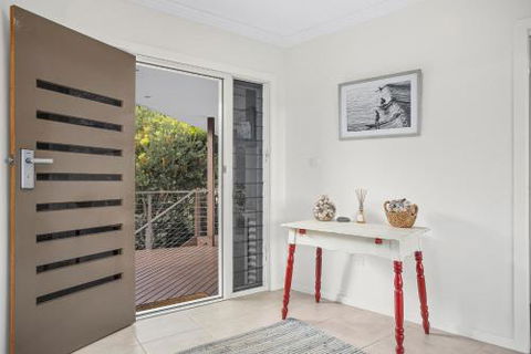 Coastal Retreat - Foster Accommodation 1