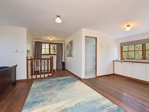 Soldiers Cottage Picturebook Vineyard Home - Foster Accommodation 2