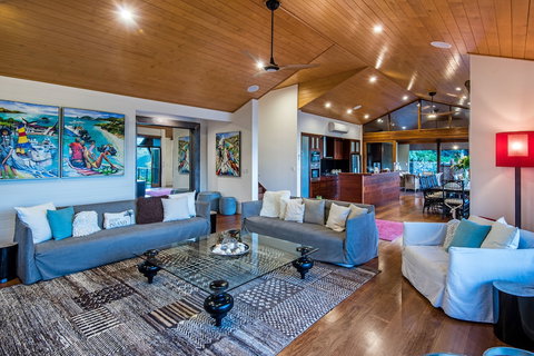 Iluka Luxury House With Ocean Views On Half Acre With Pool And Two Golf Buggies - Foster Accommodation 1