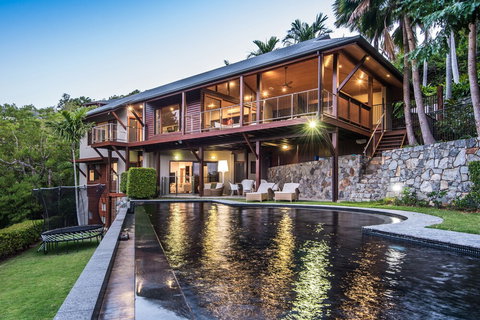 Iluka Luxury House With Ocean Views On Half Acre With Pool And Two Golf Buggies - Foster Accommodation 0