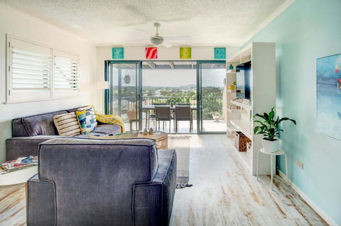Coolum Beach 3 Level Townhouse Private Rooftop Terrace Spa Overlooking Mount Coolum - Foster Accommodation 2