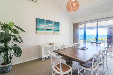 Oceanview BeachHouse - Foster Accommodation 4