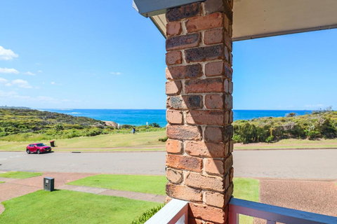 Oceanview BeachHouse - Foster Accommodation 2