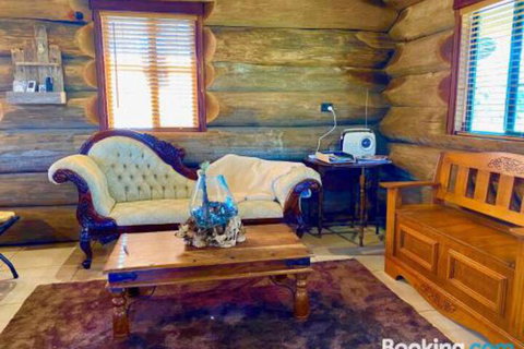 Amarina Farm Stay & Gardens - Foster Accommodation 3