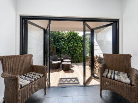 THE BEACH HOUSE Gerroa 4pm Check Out Sundays - Foster Accommodation 3