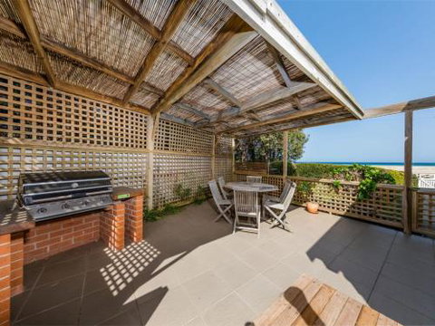 THE BEACH HOUSE Gerroa 4pm Check Out Sundays - Foster Accommodation 1