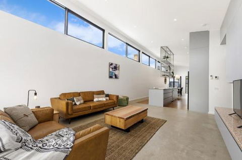Allure On Barclay - Foster Accommodation 1