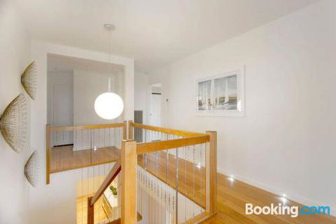 Anchor Beachfront Retreat - Foster Accommodation 0
