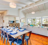 Harlequin Beach House 4pm Check Out Sundays - Foster Accommodation