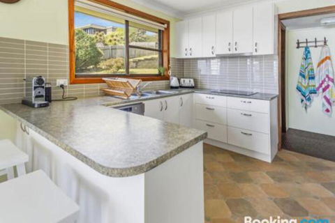 QUARTERDECK Gerringong 4pm Check Out Sundays - Foster Accommodation 4