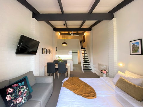 22 At The Gables - Foster Accommodation 6