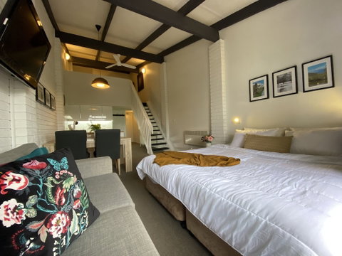 22 At The Gables - Foster Accommodation 5