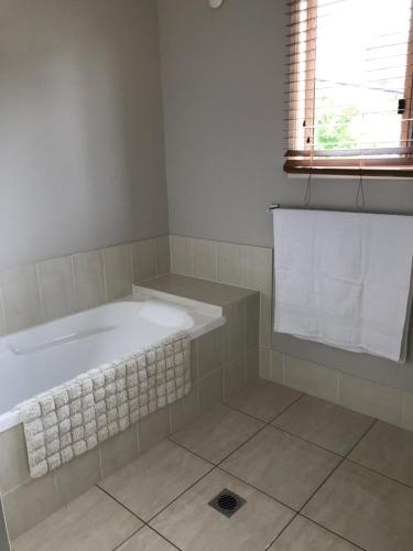 Tamborine Mountain Accommodation - Foster Accommodation 6