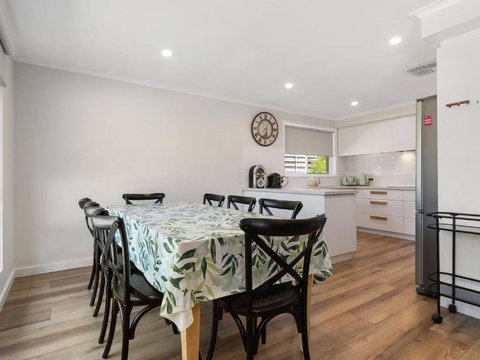 Rosebud Family Escape On Laurens - Foster Accommodation 1