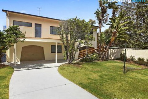 Beachfront Delight 14b Bareena Avenue - Foster Accommodation 2