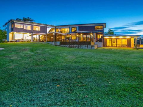ALPINE LODGE Alpine Southern Highlands 4pm Check Out Sundays - Foster Accommodation 0